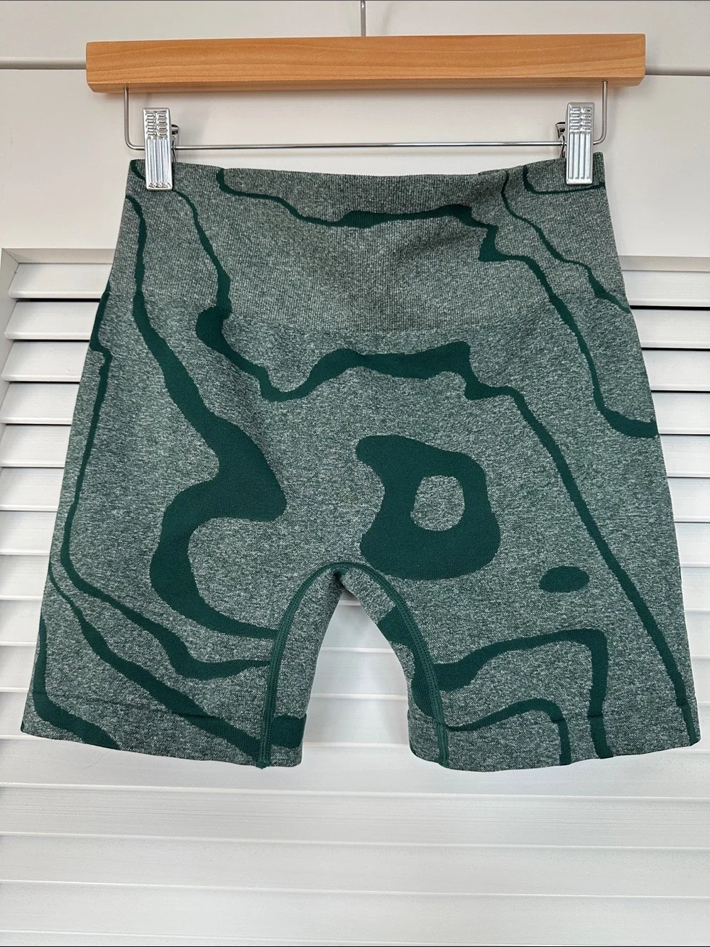 GXIN Seamless 2-Piece Sports Bra Biker Shorts Matching Set Green Camo Size M - Picture 5 of 5